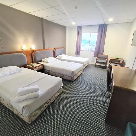 Anika Inn - Kluang Esterno foto