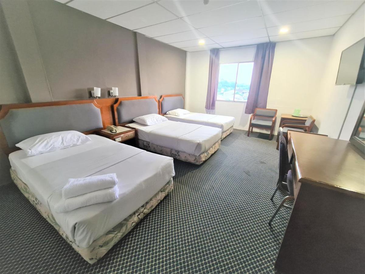 Anika Inn - Kluang Esterno foto