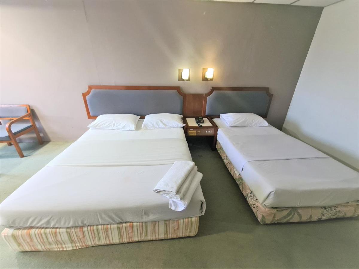 Anika Inn - Kluang Esterno foto