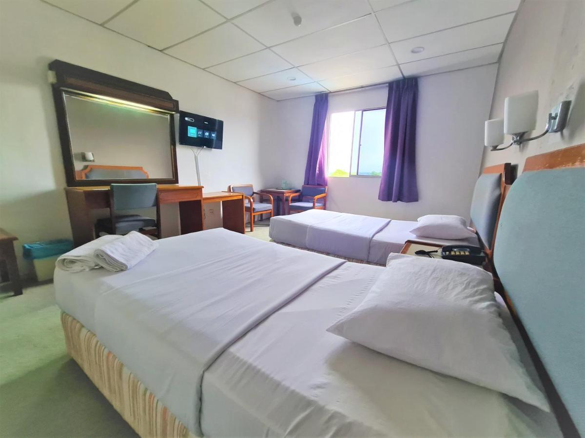 Anika Inn - Kluang Esterno foto