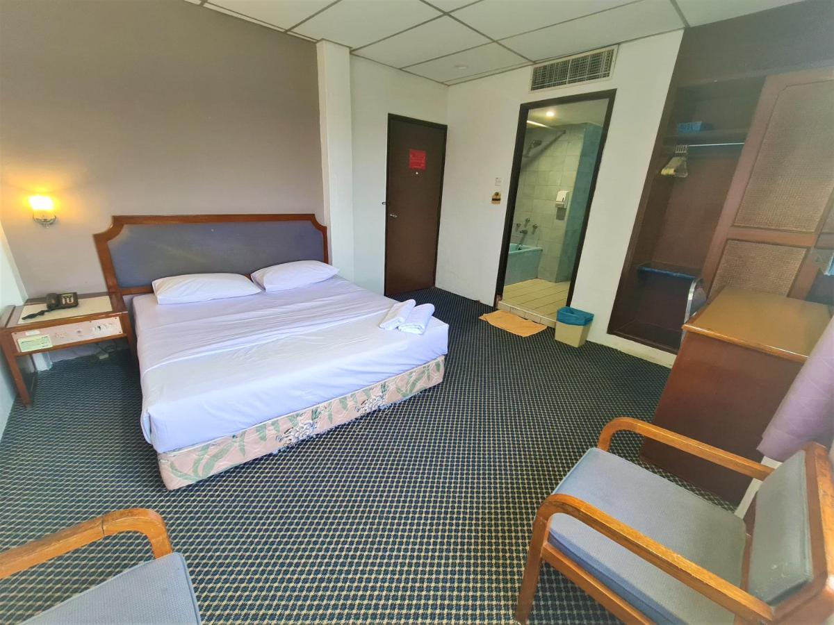 Anika Inn - Kluang Esterno foto