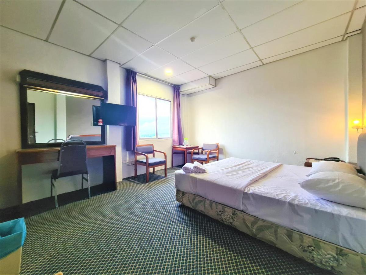 Anika Inn - Kluang Esterno foto