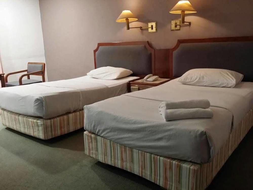 Anika Inn - Kluang Esterno foto