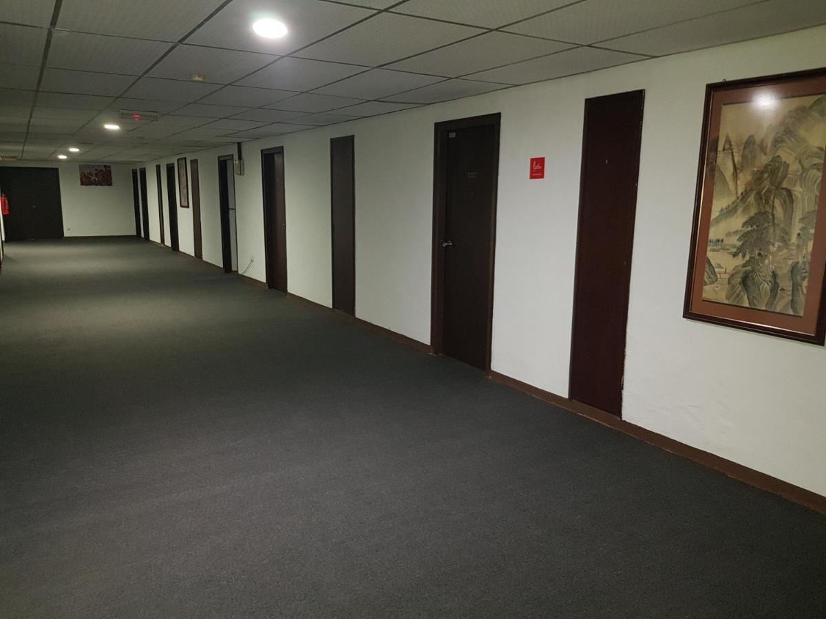 Anika Inn - Kluang Esterno foto