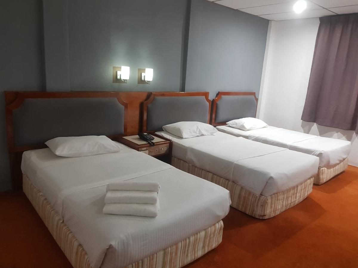Anika Inn - Kluang Esterno foto
