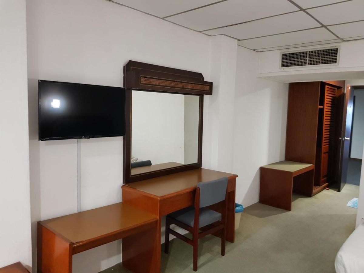 Anika Inn - Kluang Esterno foto