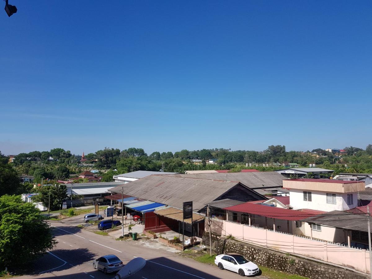 Anika Inn - Kluang Esterno foto