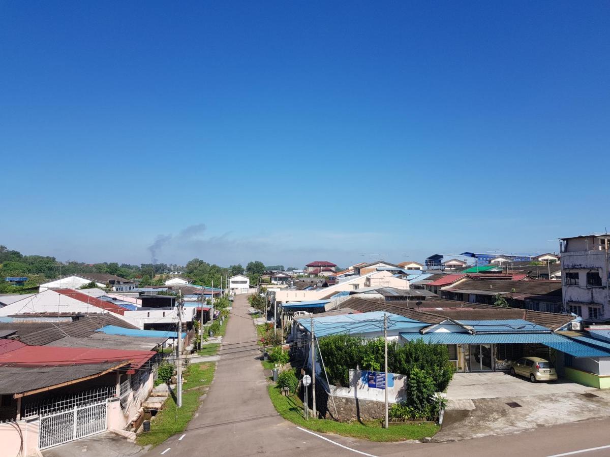 Anika Inn - Kluang Esterno foto